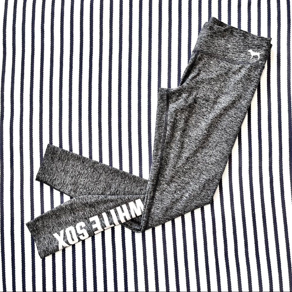 PINK Victoria’s Secret Marled Gray White Sox Leggings Small